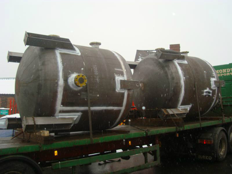 Carbon steel pressure vessel